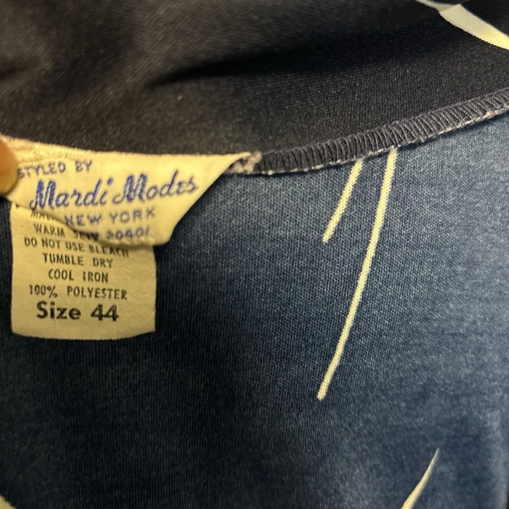 Vintage Volup 70s Blouse - Picture 4 of 4